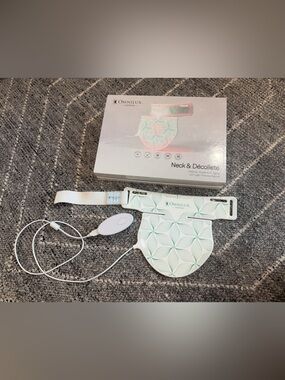 Omnilux Contour Neck and Décolleté Red Light Therapy Mask
